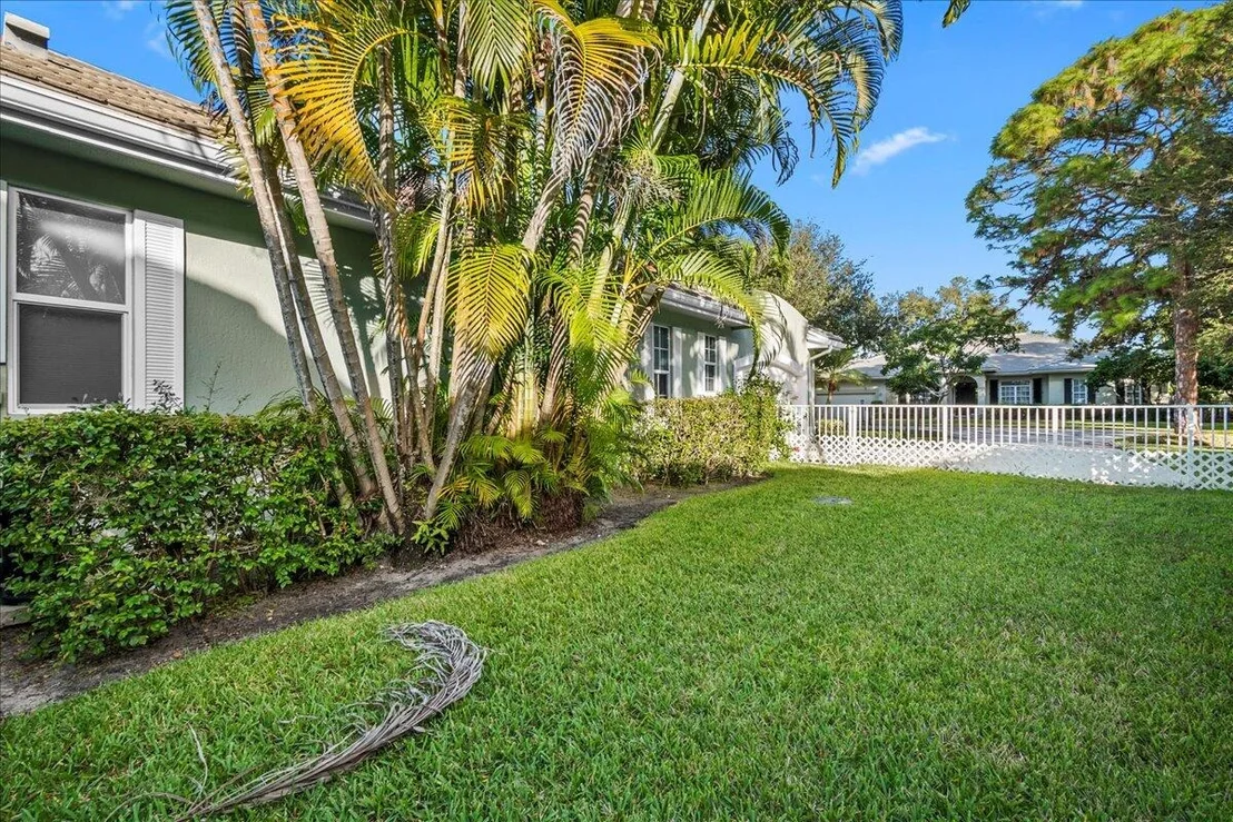 Photo of 2640 Devon Court Court
