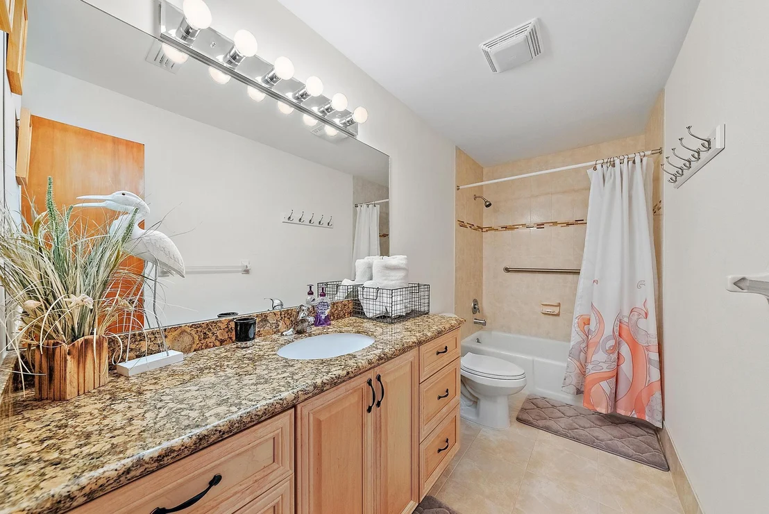Photo of 925 Dolphin Drive