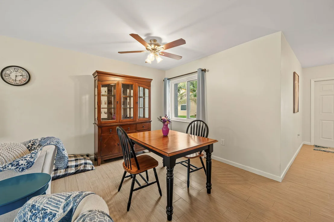 Photo of 119 Lakeside Circle