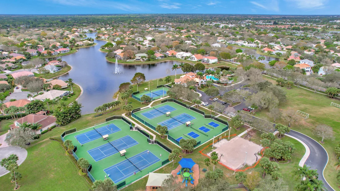 Photo of 1039 Egret Circle N