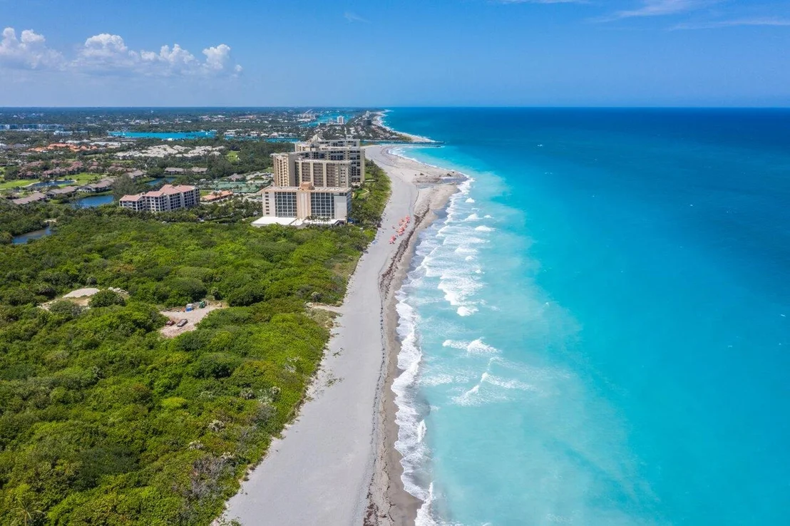 Photo of Unit 105D at 300 N Highway A1a