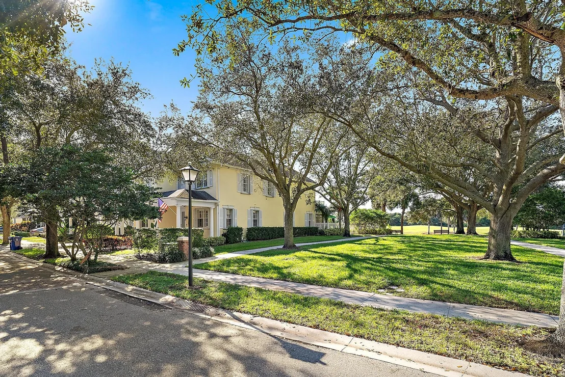 Photo of 206 Barbados Drive