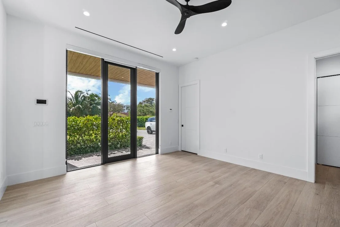 Photo of 3445 Harbor Road N
