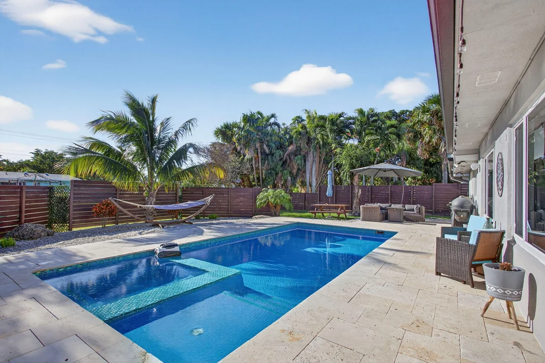 Photo of 1530 W River Drive