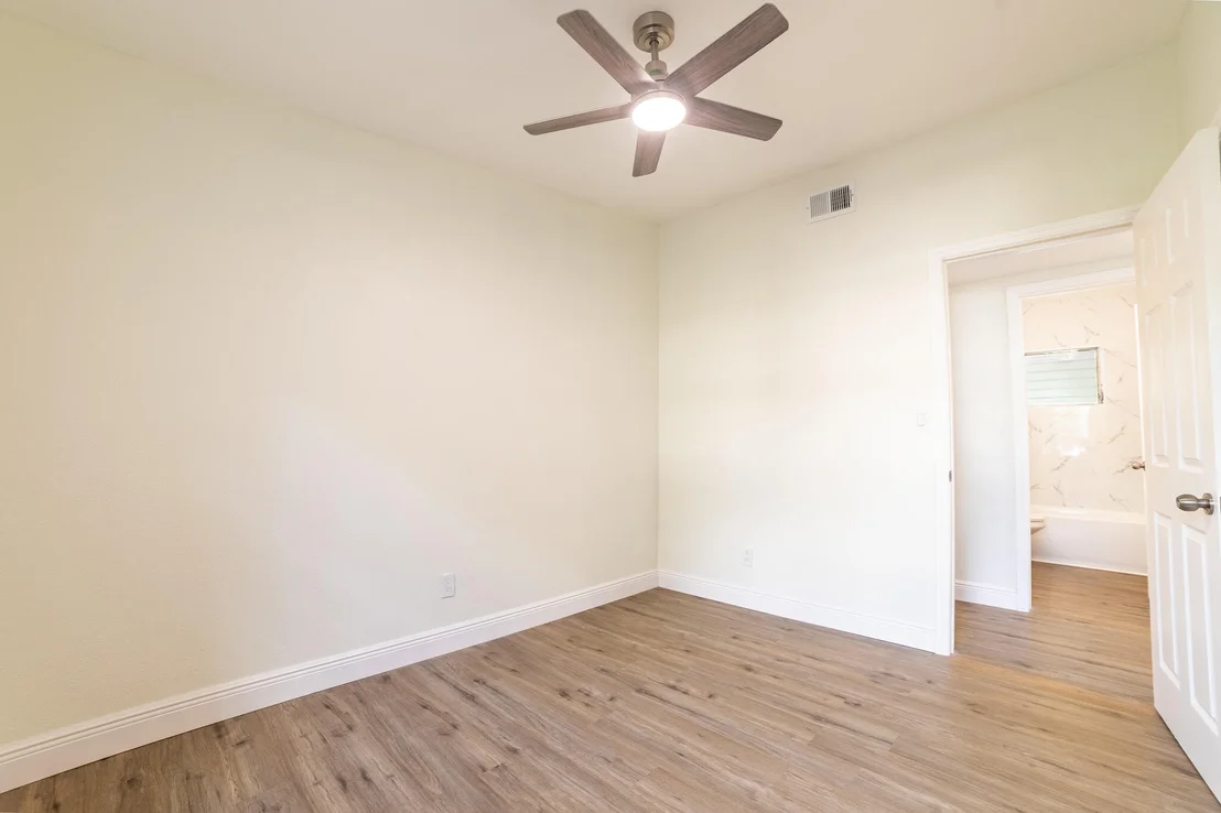 Photo of 809 SE 10th Street