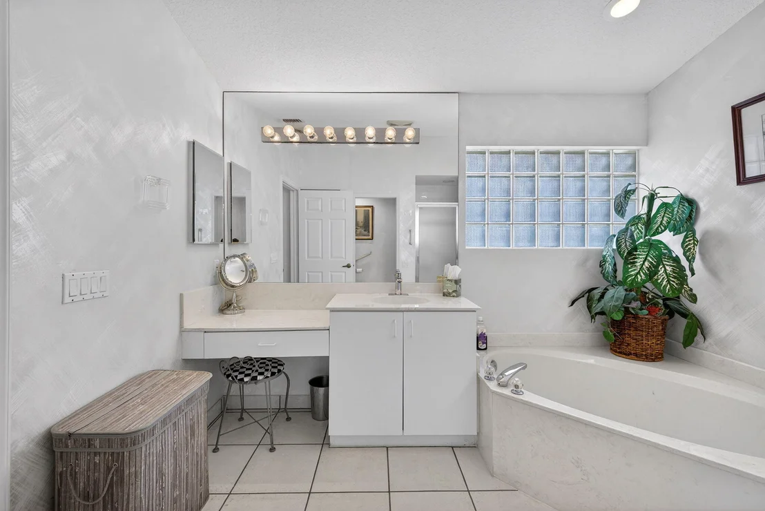 Photo of 6679 Sherbrook Drive