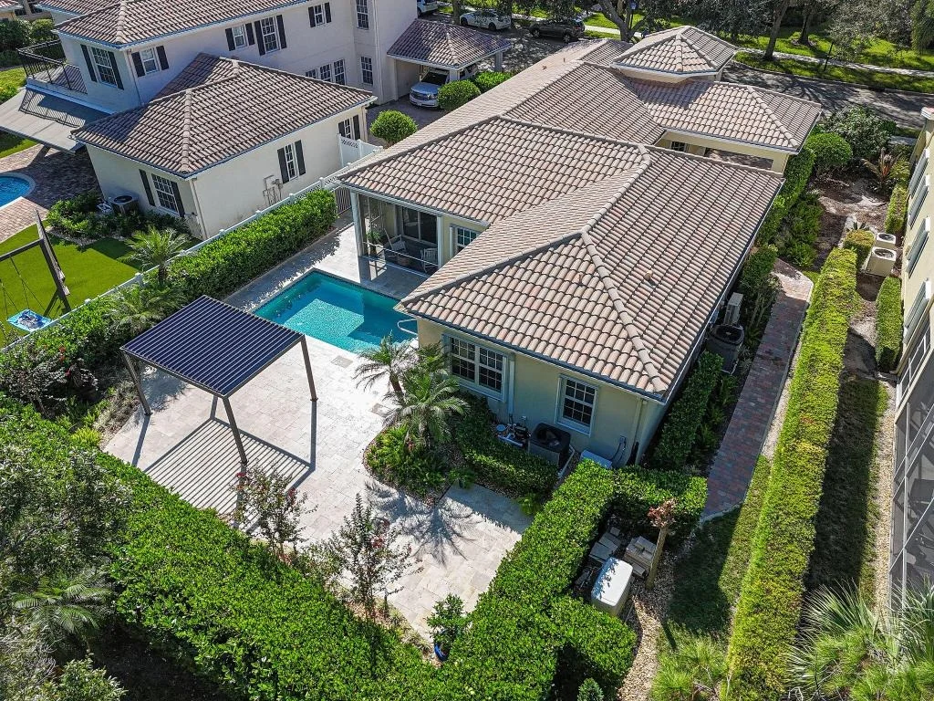 Photo of 4015 Community Drive