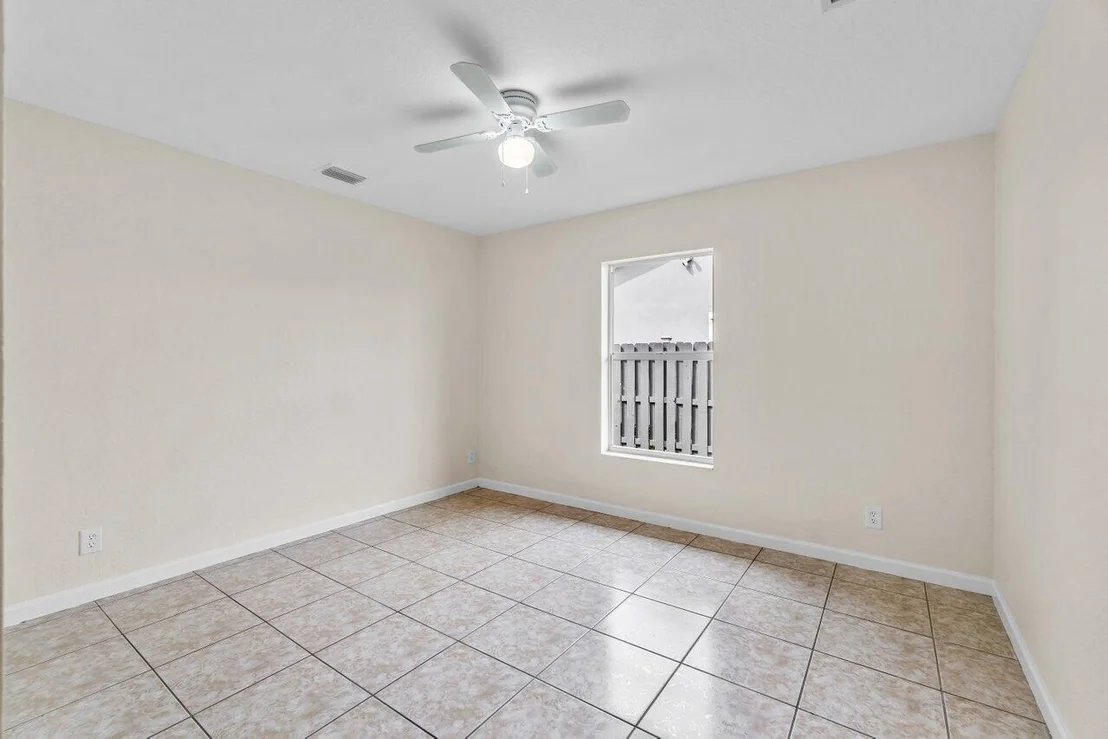 Photo of 356 Fleming Avenue