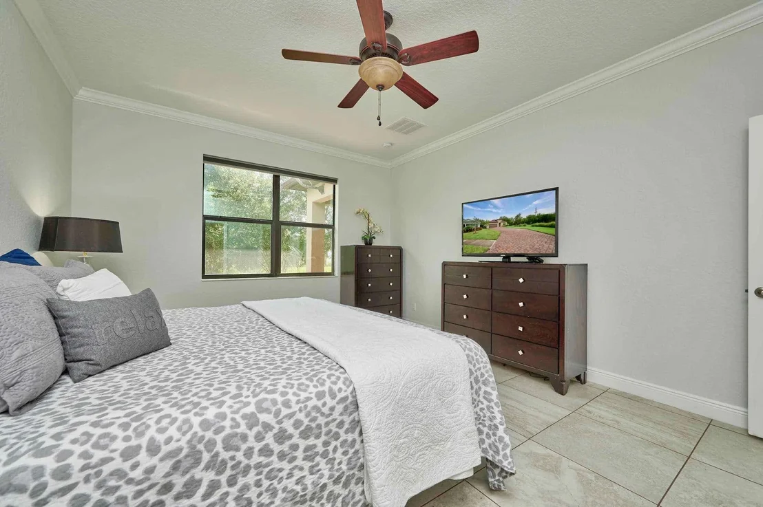 Photo of 1785 Willows Square