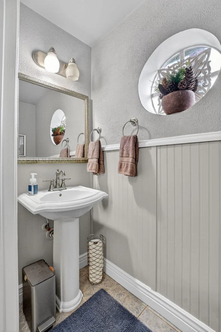 Photo of 9976 Robins Nest Road