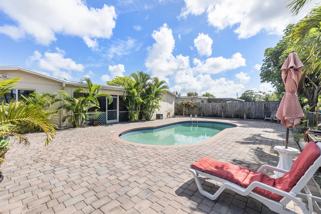 Photo of 6972 NW 8th Street