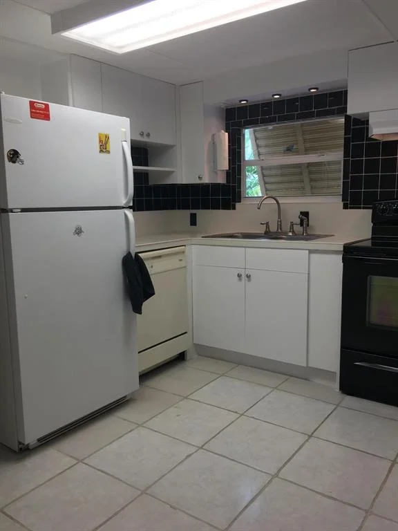 Photo of 3052 Hibiscus Circle
