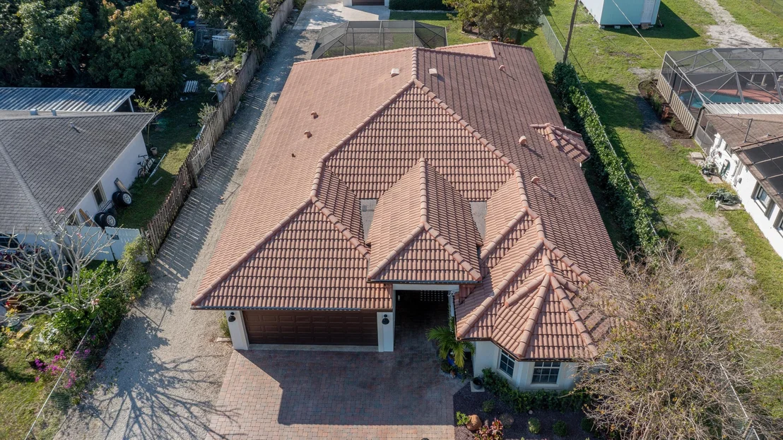 Photo of 5587 1st Road