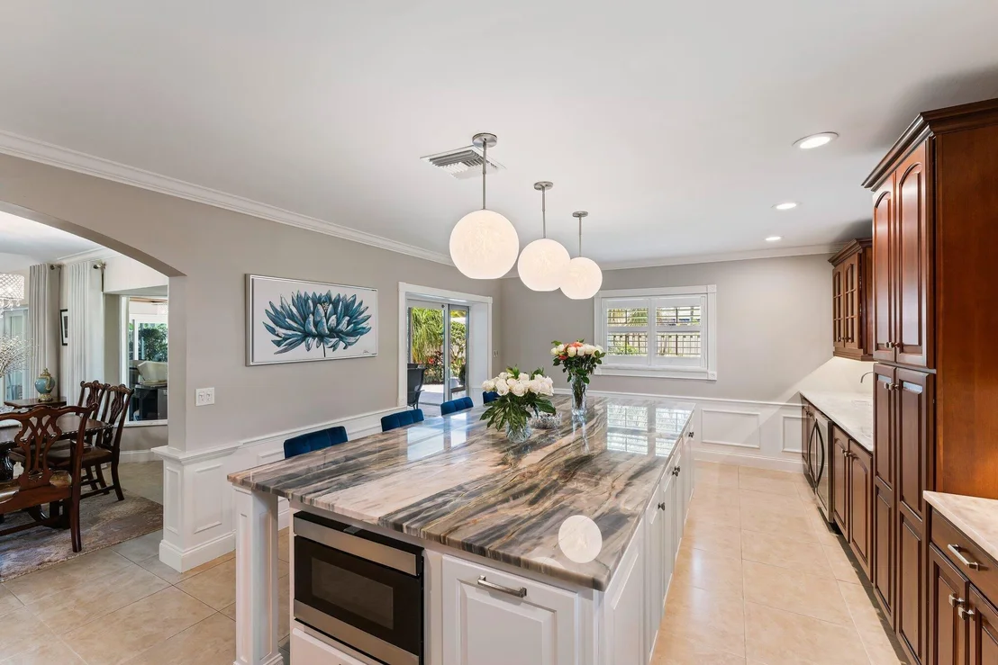 Photo of 230 Fairway W