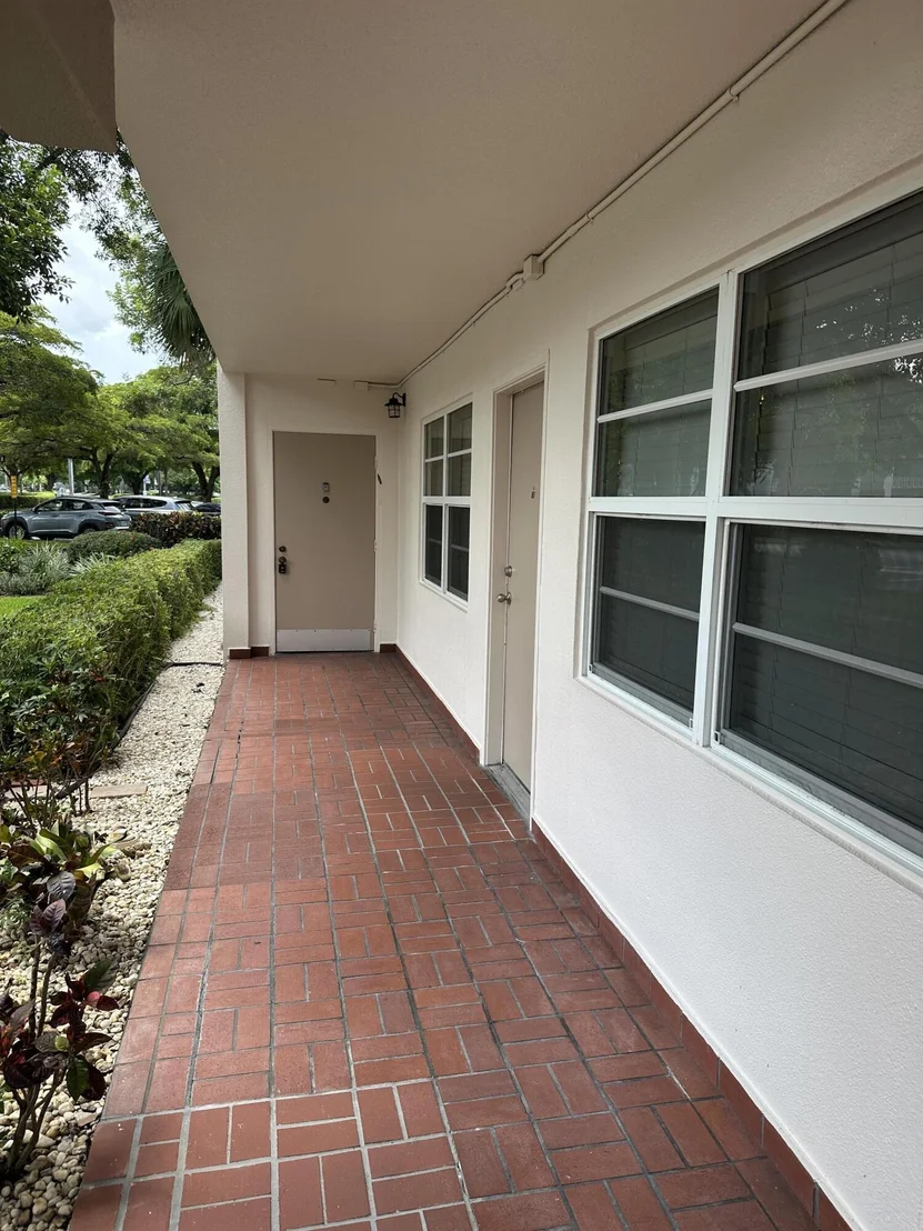 Photo of Unit B1 at 1901 Bermuda Circle