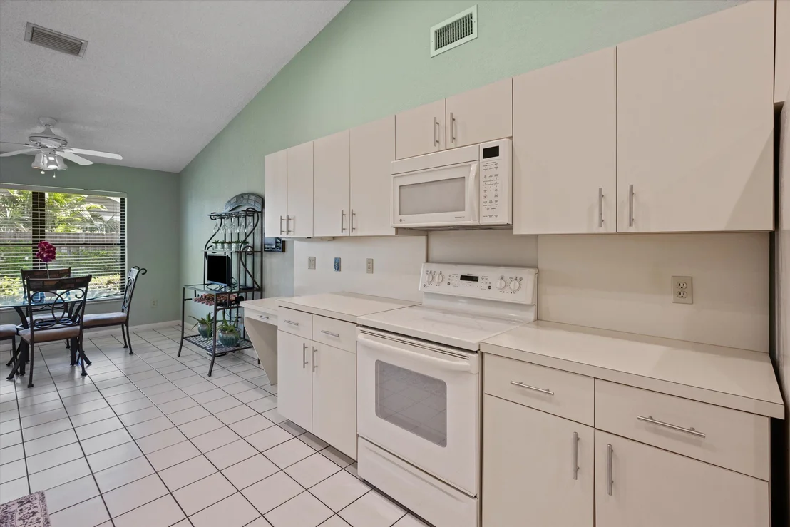 Photo of 657 Juniper Place