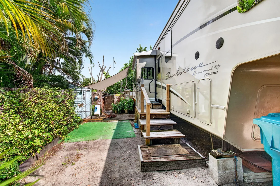 Photo of 502 VENICE Drive