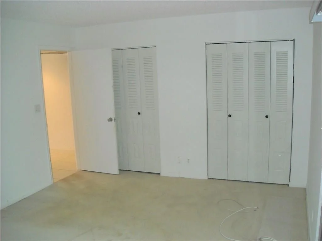 Photo of Unit E1 at 1901 Bermuda Circle