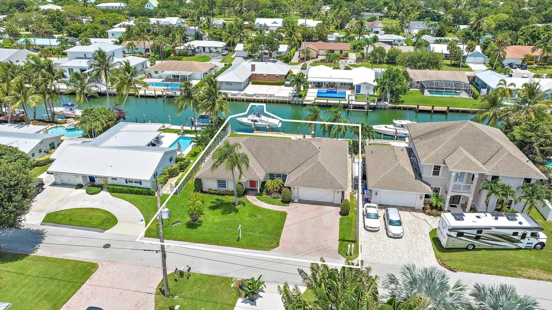 Photo of 925 Dolphin Drive