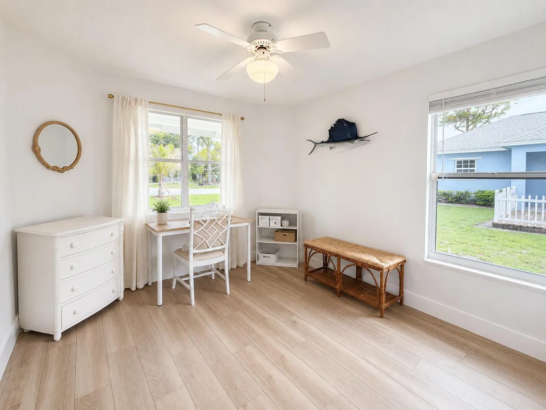 Photo of 341 Suwanee Avenue