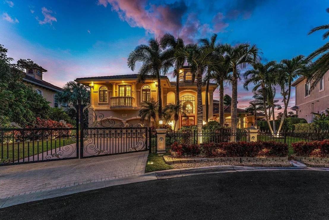Photo of 1010 Pine Point Road