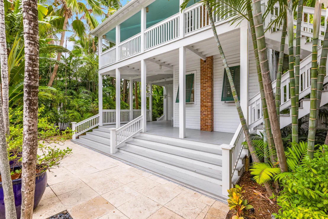 Photo of 328 Whitehead Street