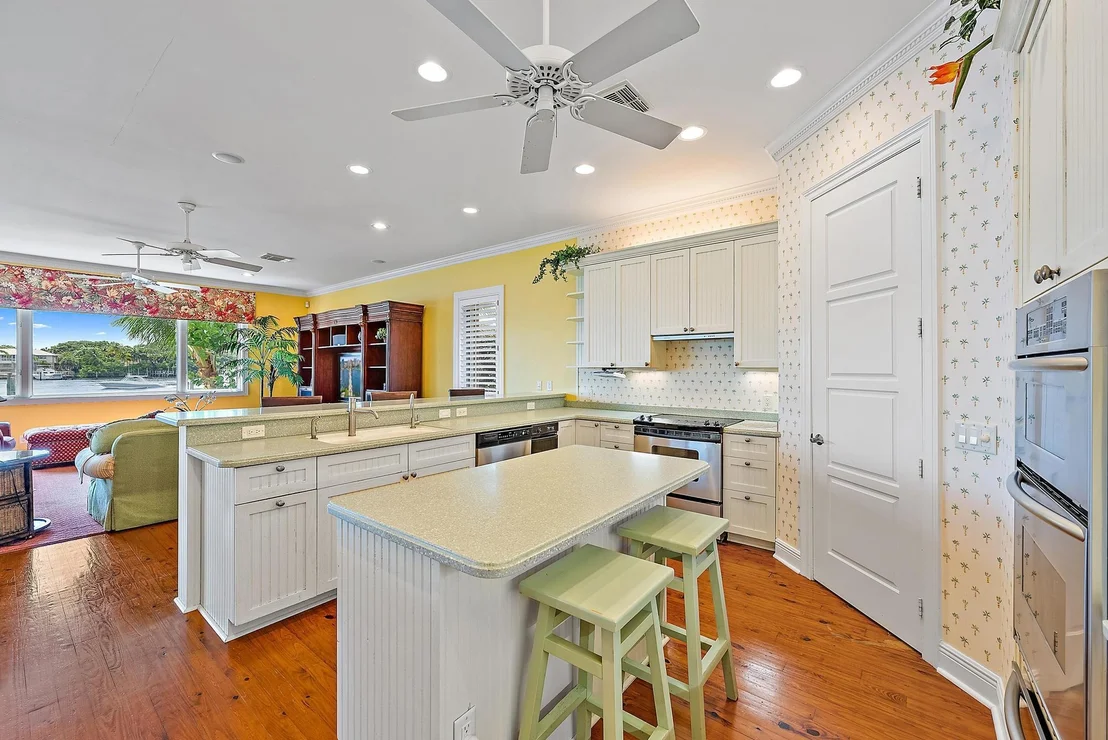 Photo of 4205 SE Centerboard Lane