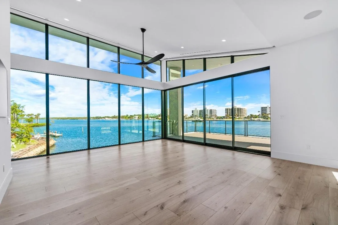 Photo of 3445 Harbor Road N