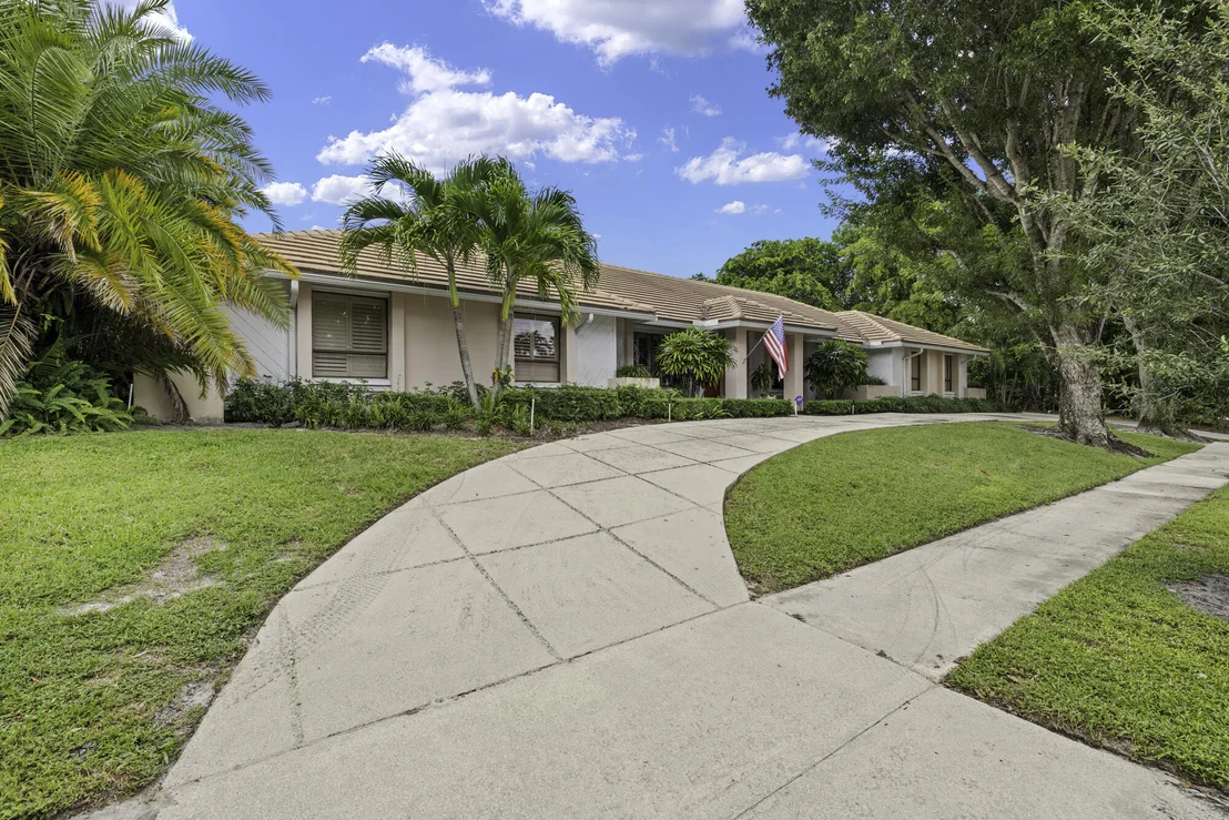 Photo of 2812 Embassy Drive