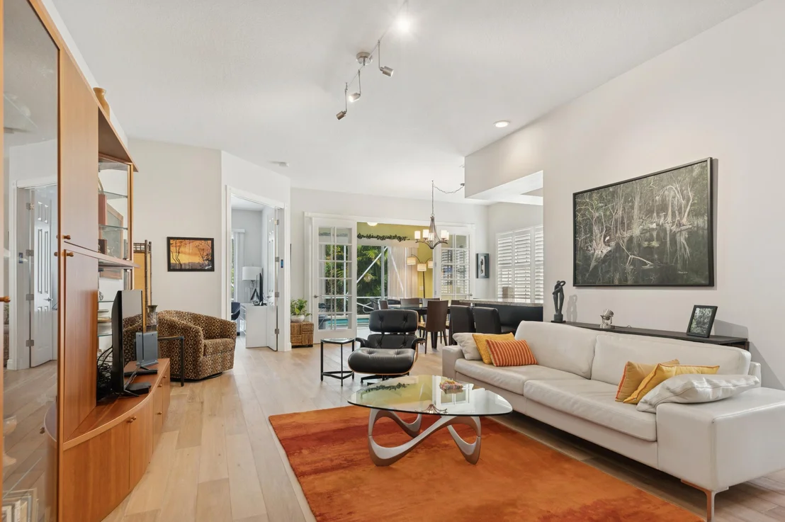 Photo of 2024 Valencia Drive