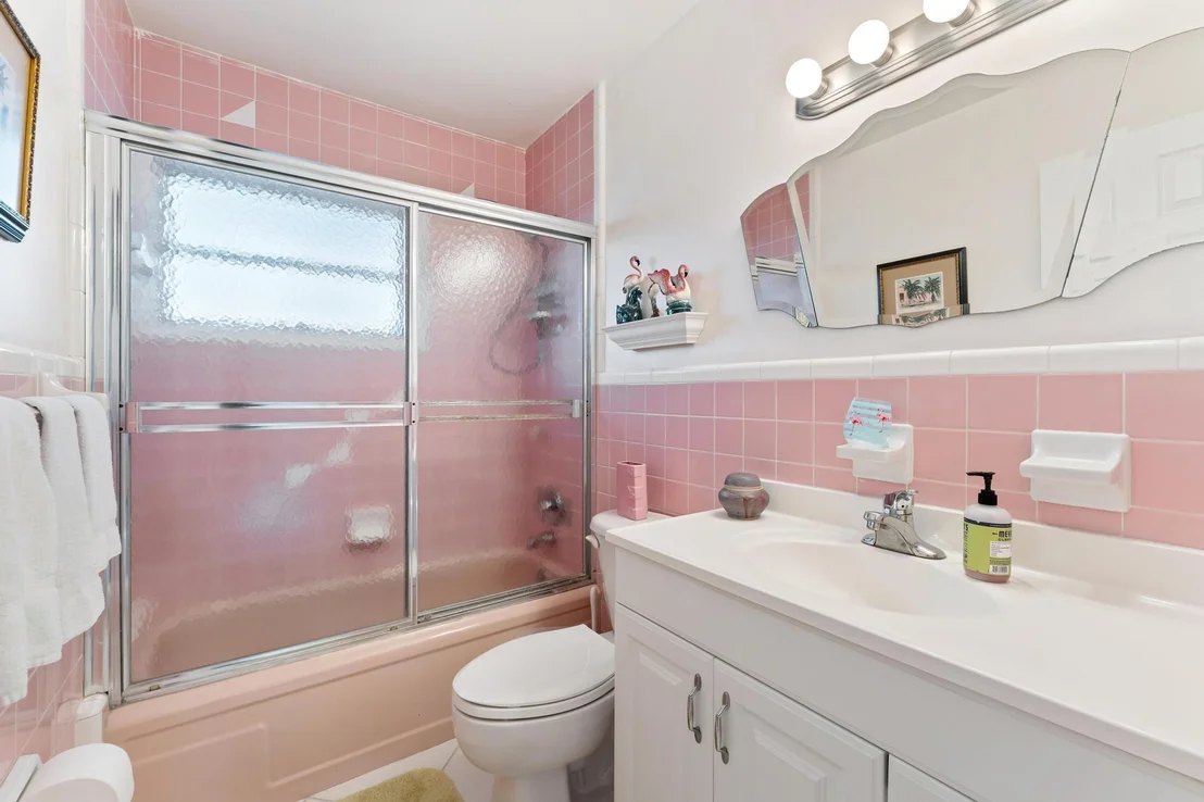 Photo of 8415 Pine Tree Lane