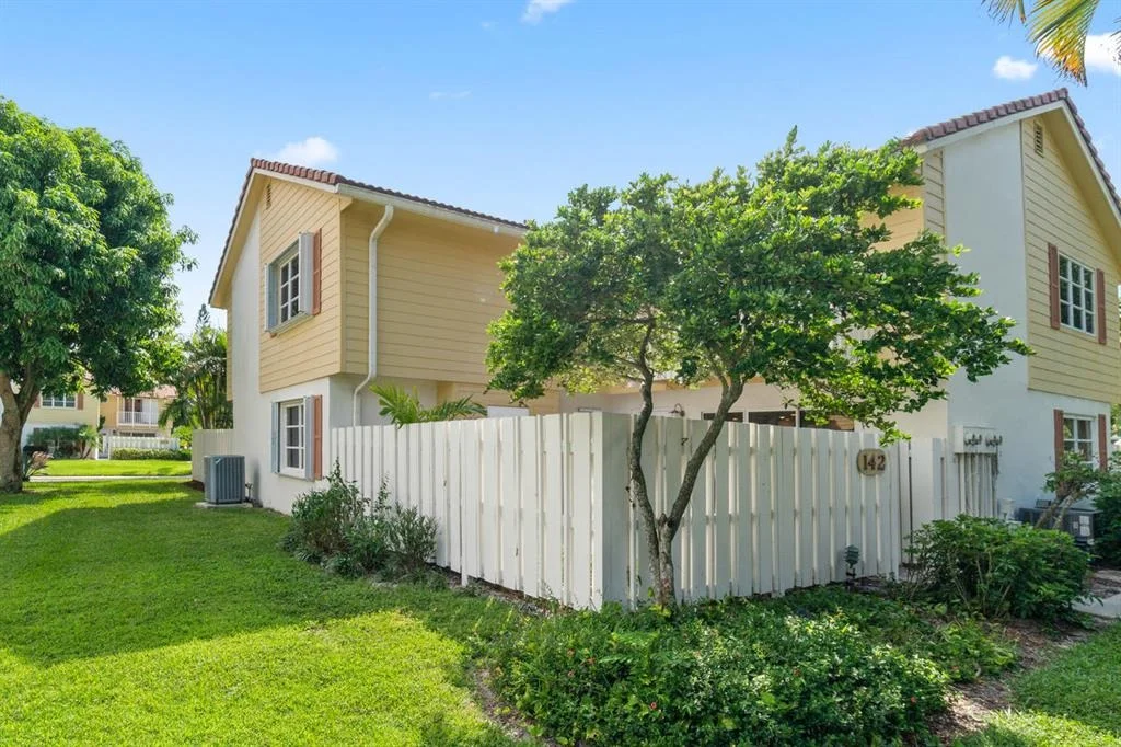 Photo of 142 Seabreeze Circle