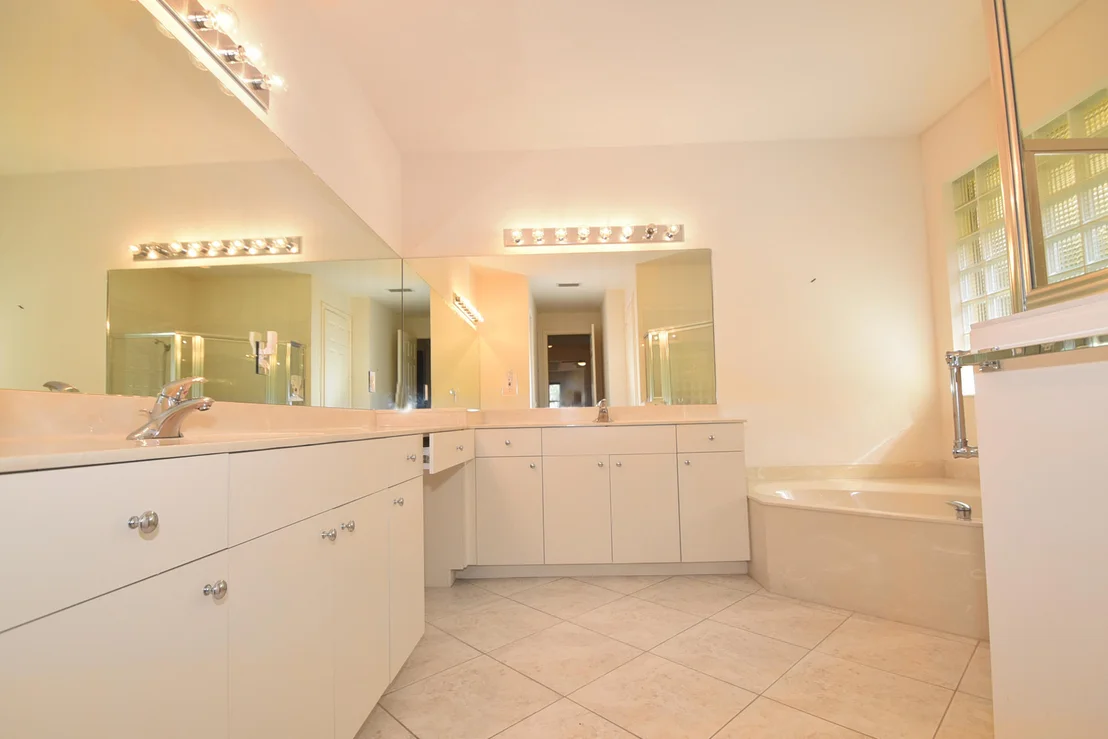 Photo of 6943 Boscanni Drive