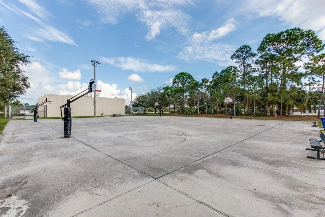 Photo of 1131 N Prescott Drive