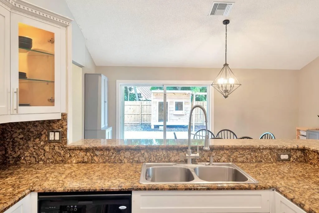 Photo of 9800 Sun Pointe Drive