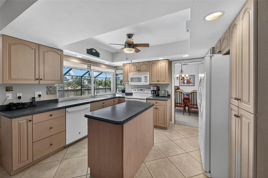 Photo of 630 SE 6th Avenue