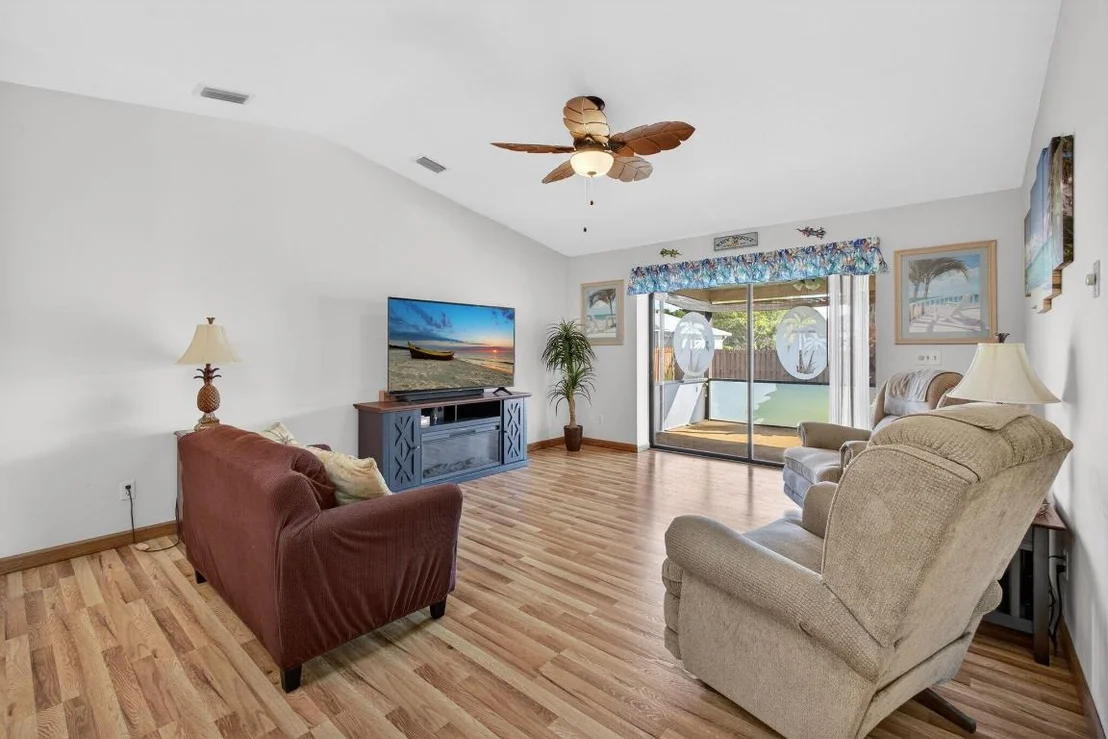 Photo of 5216 Palm Drive