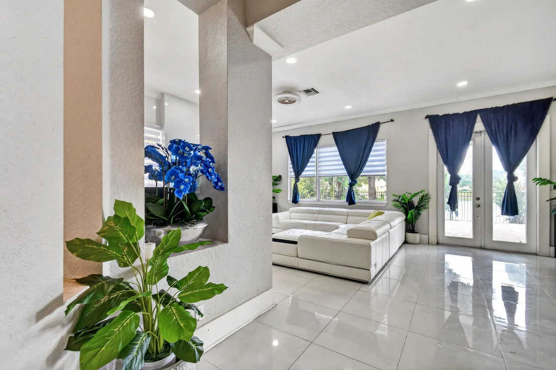 Photo of 700 Cresta Circle