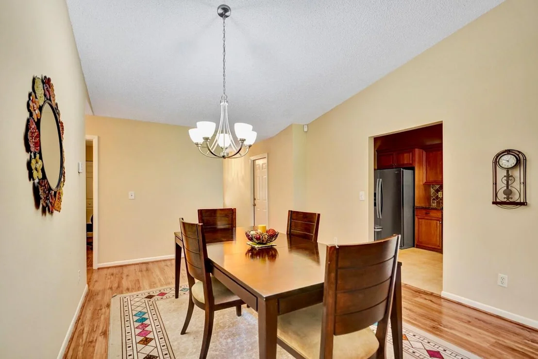 Photo of 124 Mayfair Lane