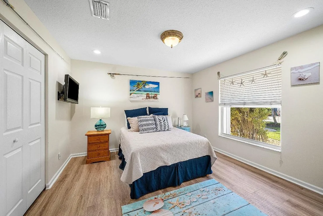 Photo of 18670 SE Lakeside Way