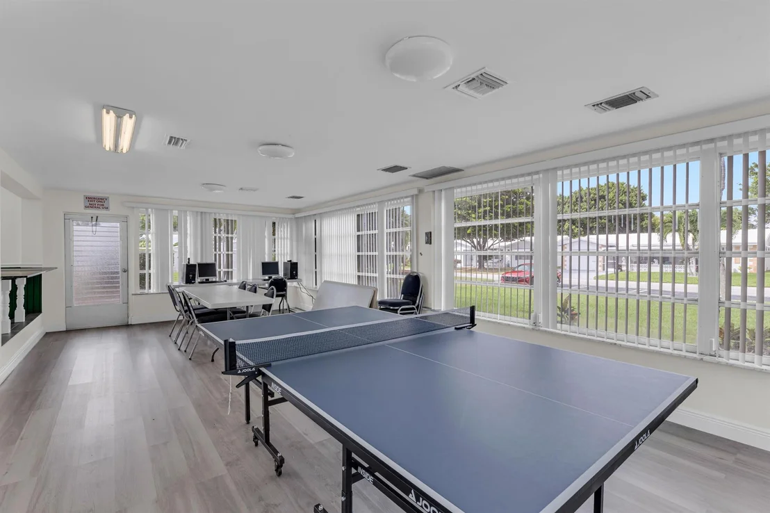 Photo of 2550 NW 2 Drive