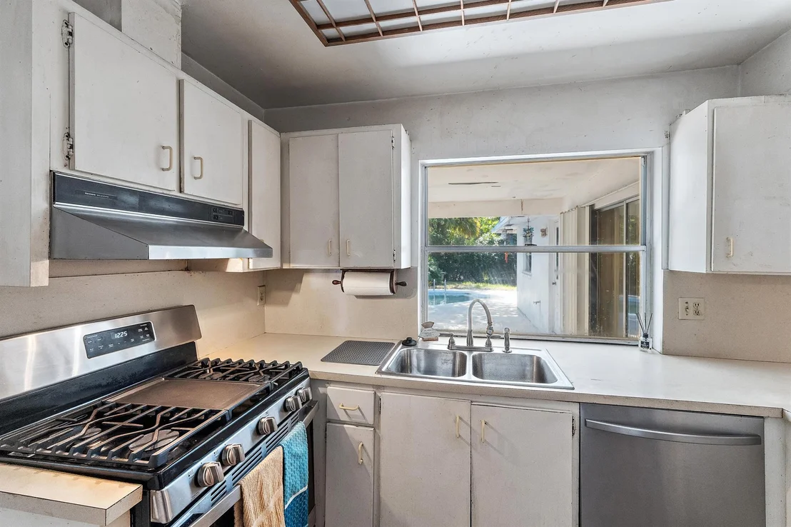 Photo of 404 Highwood Circle
