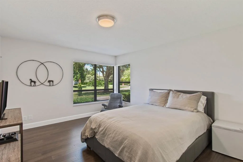 Photo of 4376 Pine Tree Drive
