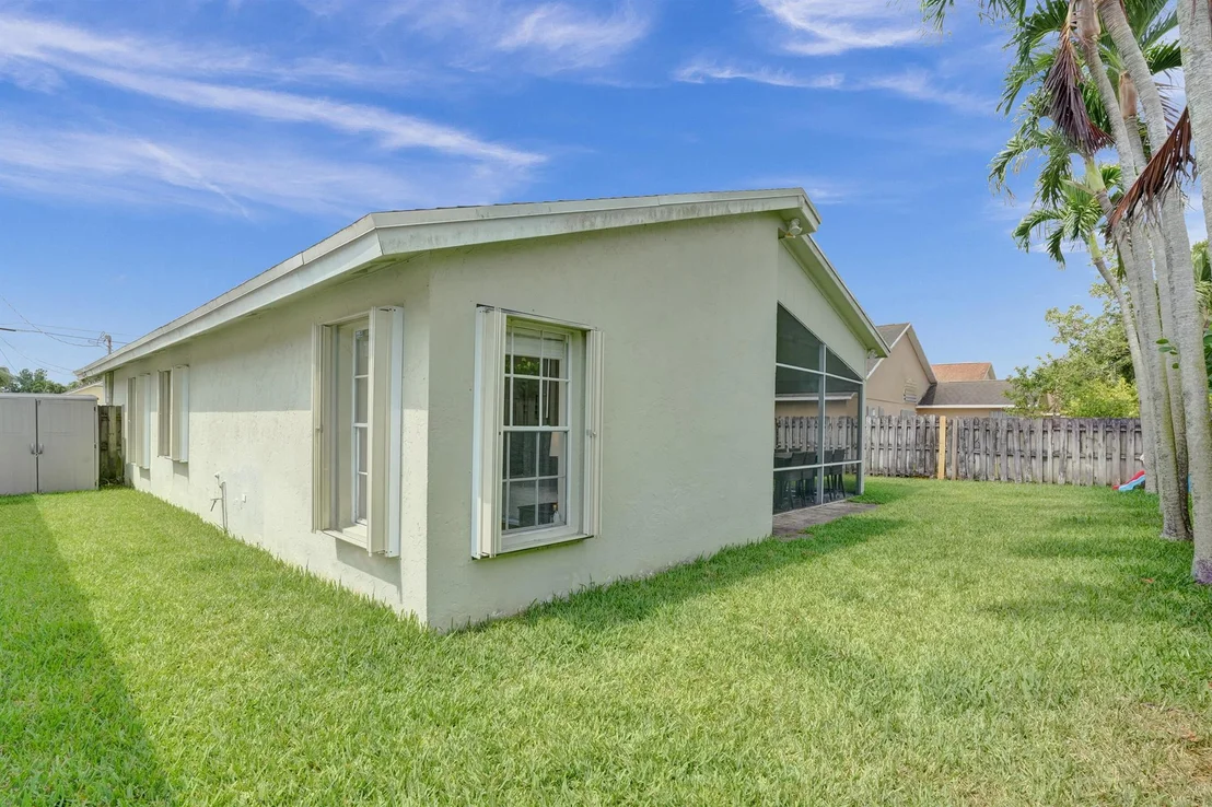 Photo of 6067 Hollywood Street