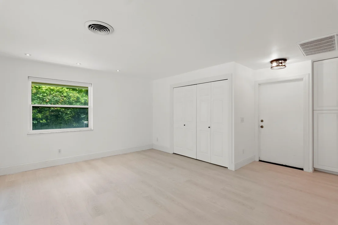 Photo of 1060 Clipper Road
