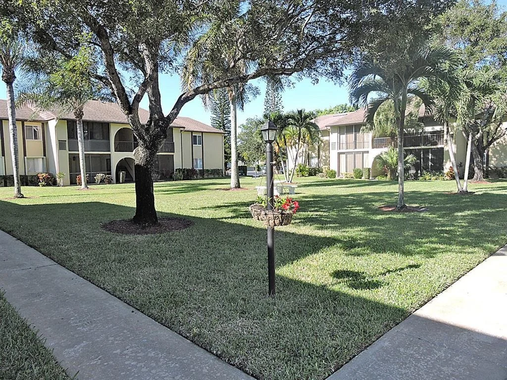 Photo of Unit C1 at 303 Pine Ridge Circle
