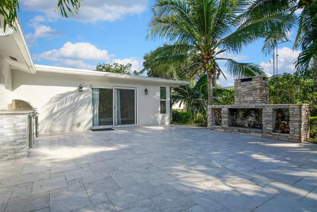 Photo of 924 Pompano Drive