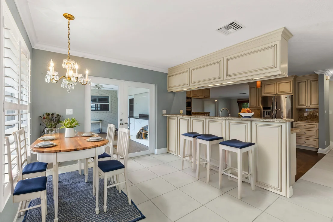 Photo of 3210 Lakeview Drive
