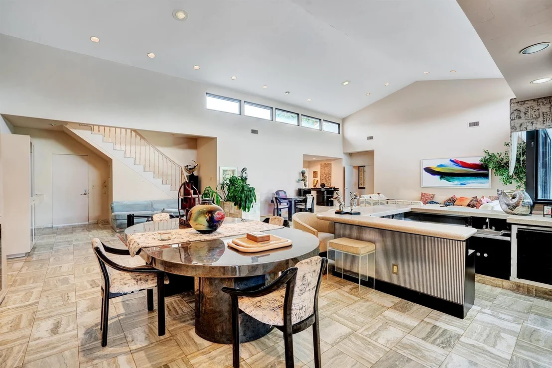 Photo of 3899 Live Oak Boulevard