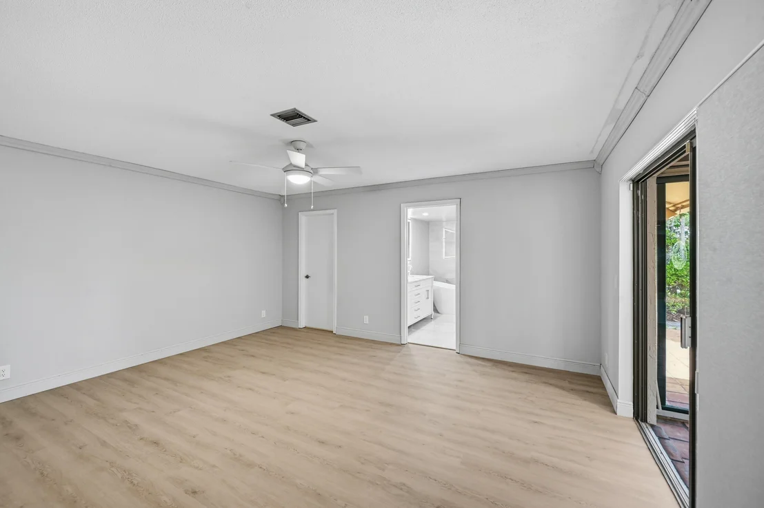 Photo of 5935 Glenbrook Drive